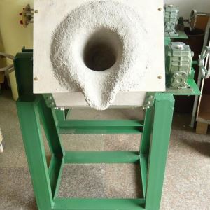 Fornione di fusione in acciaio Requres per equipaggiare Furnace di fusione in carbone in carbone crogiolo